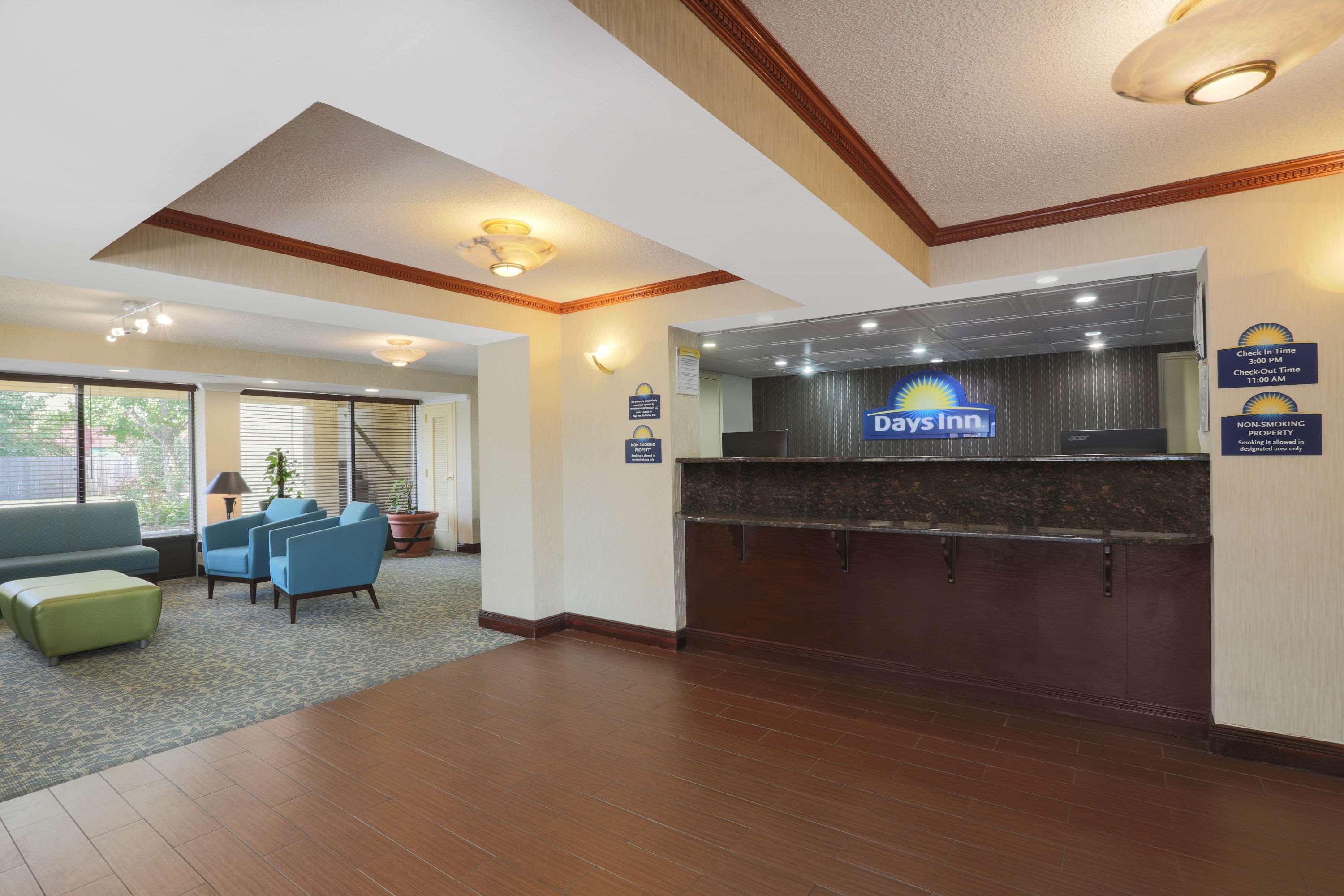 Days Inn By Wyndham Newark Wilmington Exterior foto